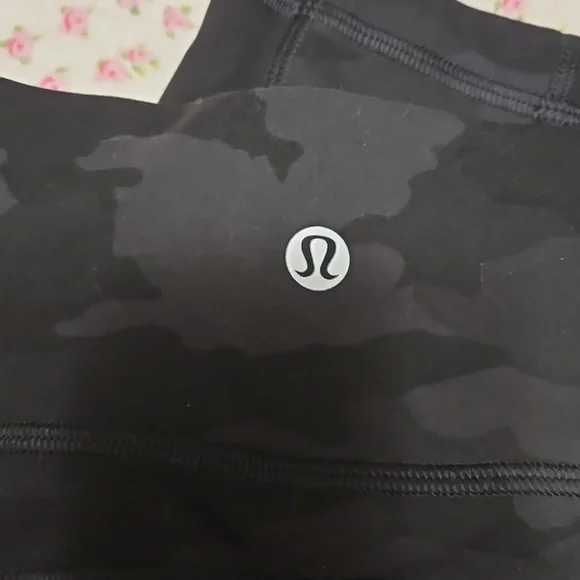 Lululemon camo leggings - Picture 7 of 16